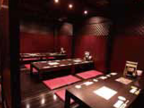 個室ダイニング　IMPACT　店内
